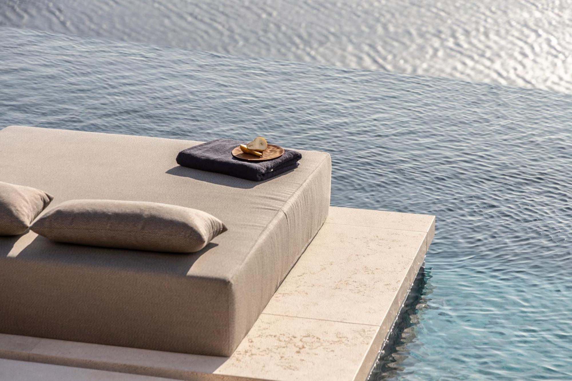The Skyvilla Mykonos - A Landmark Property With Breathtaking Views Of The Psarou Bay Mykonos Town 외부 사진